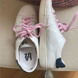White Sneakers with Pink Laces leather Lola Cruz , 7, 37